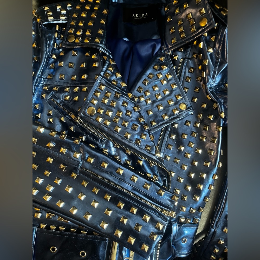 AKIRA STUDDED JACKET💙